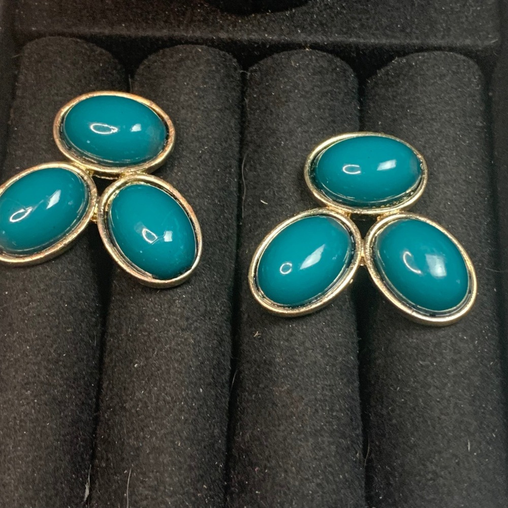 Vintage Gold Tone Teal Cabochon Cluster Stud Earrings Statement Jewelry 5556